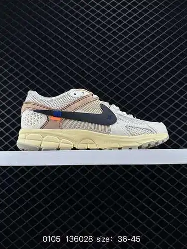 Los zapatos de nivel original puro 4 NK Air Zoom Vomero adoptan un diseño de múltiples capas, incorp
