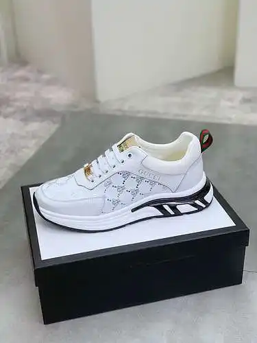 Zapatos de hombre GUCCI Código: 0102B50 Talla: 38-44