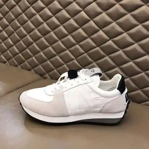Zapatos de hombre Valentino Código: 0109B50 Talla: 38-44 (45 está hecho a medida y no se puede devol