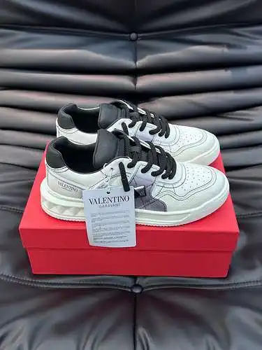 Zapatos de hombre Valentino Código: 0109B80 Talla: 38-44 (45 está hecho a medida y no se puede devol