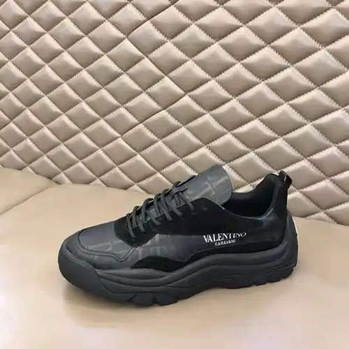 Zapatos de hombre Valentino Código: 0109B70 Talla: 38-44 (45 está hecho a medida y no se puede devol