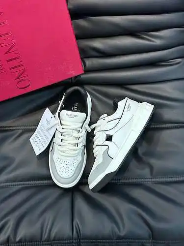 Zapatos de hombre Valentino Código: 0109B80 Talla: 38-44 (45 está hecho a medida y no se puede devol