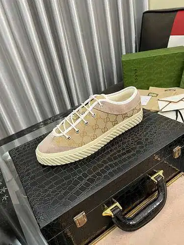 Zapatos de hombre GUCCI Código: 0104B80 Talla: 38-44