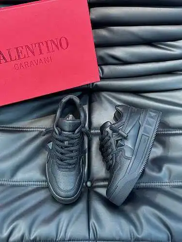 Zapatos de hombre Valentino Código: 0109B80 Talla: 38-44 (45 está hecho a medida y no se puede devol