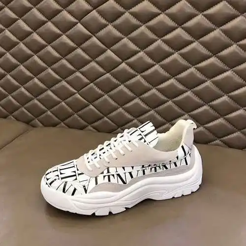 Zapatos de hombre Valentino Código: 0109B70 Talla: 38-44 (45 está hecho a medida y no se puede devol