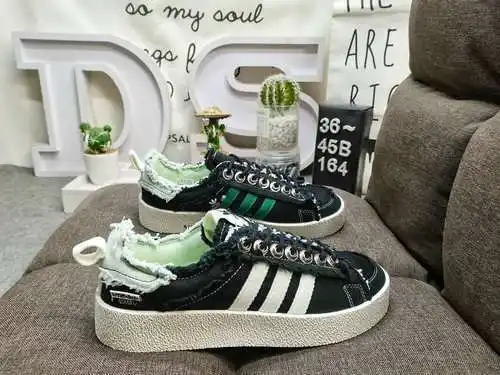 En la segunda serie de colaboración entre 164DAdidas Originals y la marca de moda Song for the Mute,