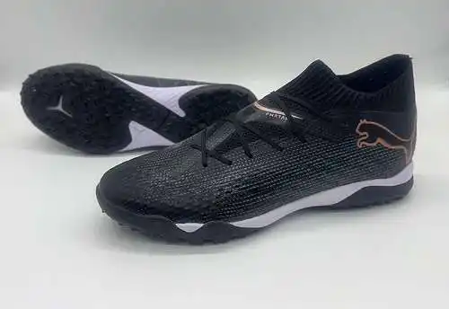 (Llegó) Zapatos de fútbol con tachuelas rotas impermeables totalmente tejidos de la Copa Mundial Pum