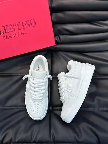 Zapatos de hombre Valentino Código: 0109B80 Talla: 38-44 (45 está hecho a medida y no se puede devol