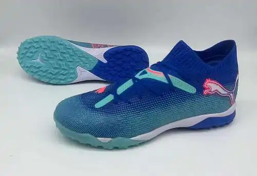(Llegó) Zapatos de fútbol con tachuelas rotas impermeables totalmente tejidos de la Copa Mundial Pum