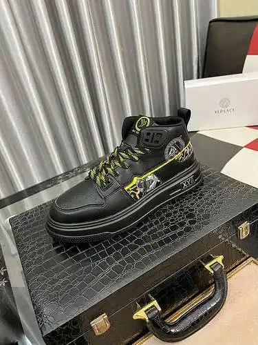 Zapatos de hombre Versace Código: 0104B60 Talla: 38-44