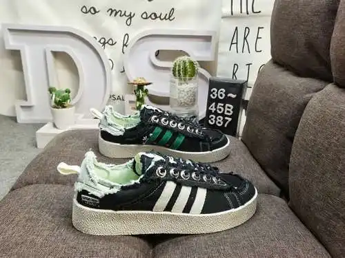 En la segunda serie de colaboración entre 387DAdidas Originals y la marca de moda Song for the Mute,