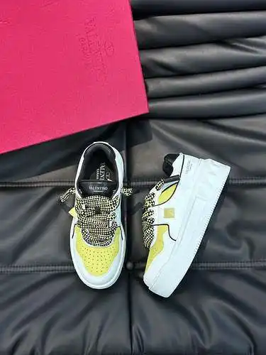 Zapatos de hombre Valentino Código: 0109B80 Talla: 38-44 (45 está hecho a medida y no se puede devol