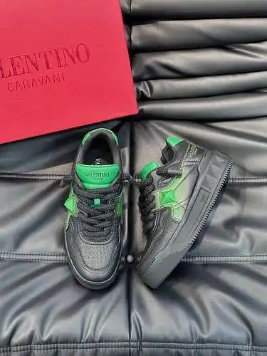 Zapatos de hombre Valentino Código: 0109B80 Talla: 38-44 (45 está hecho a medida y no se puede devol