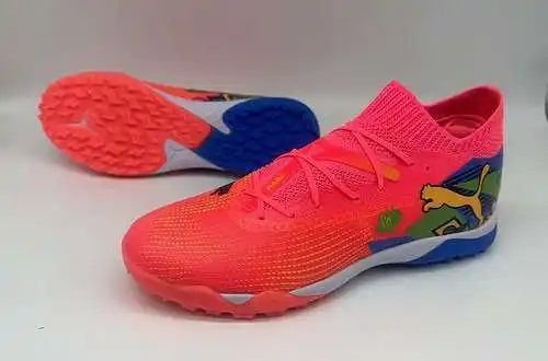 (Llegó) Zapatos de fútbol con tachuelas rotas impermeables totalmente tejidos de la Copa Mundial Pum