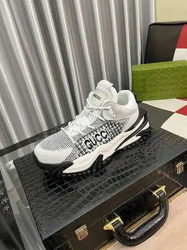Zapatos de hombre GUCCI Código: 0104B90 Talla: 38-44