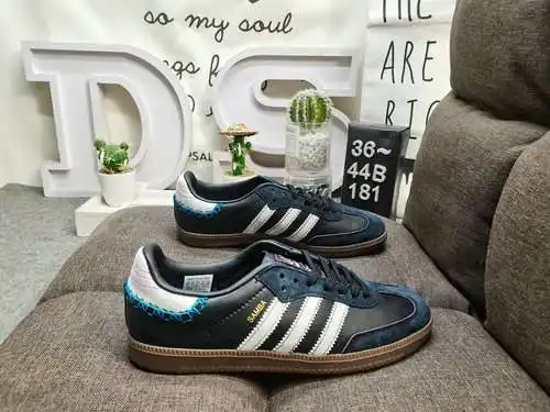 181DAdidas originals Busenitz Vulc adidas Casi 70 años de originales clásicos hechos de gamuza, horm