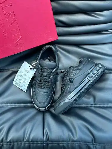 Zapatos de hombre Valentino Código: 0109B80 Talla: 38-44 (45 está hecho a medida y no se puede devol