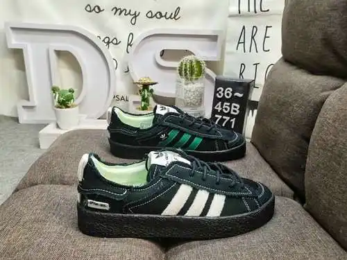 En la segunda serie de colaboración entre 771DAdidas Originals y la marca de moda Song for the Mute,