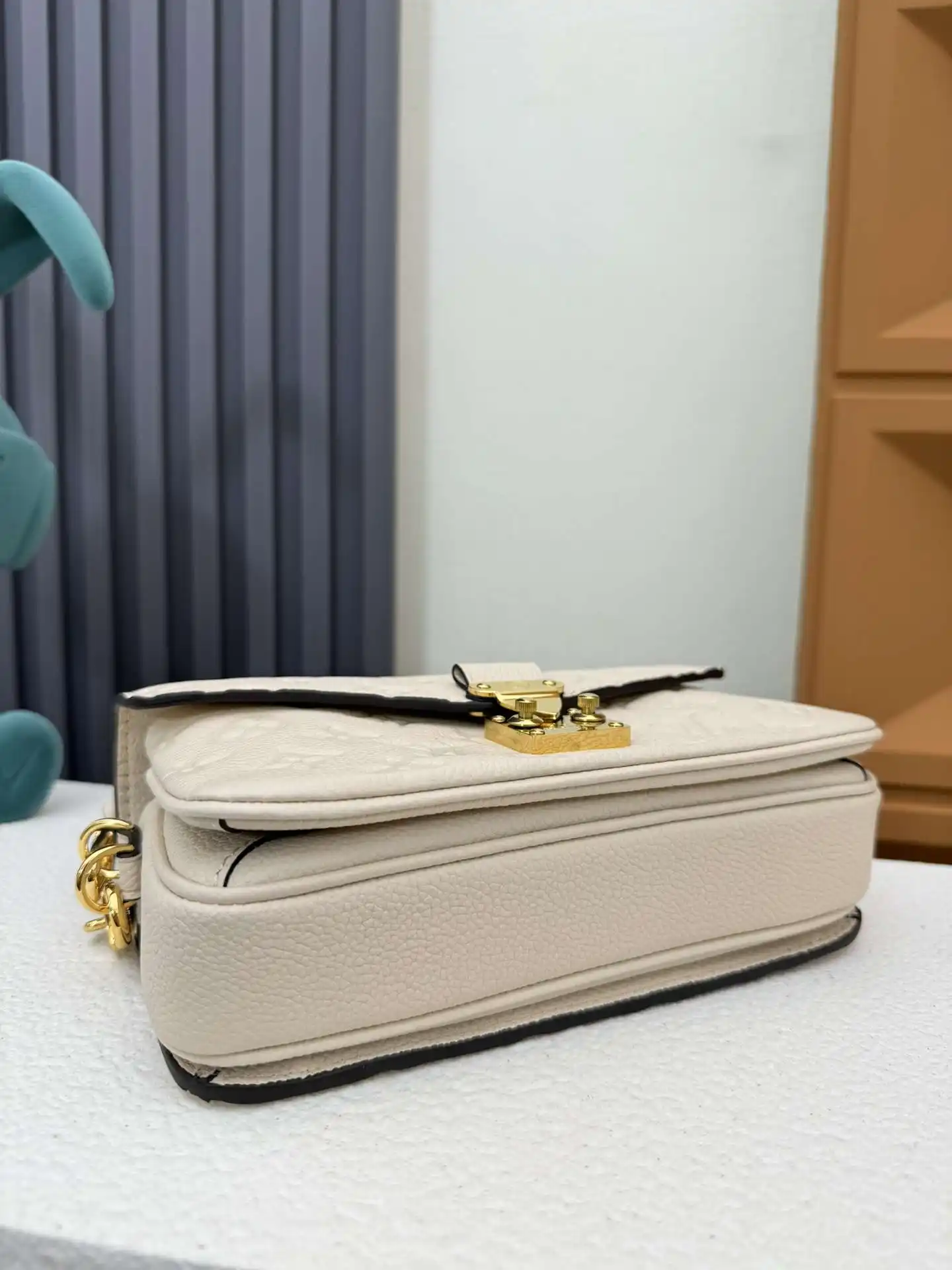 EE005050 (5).webp