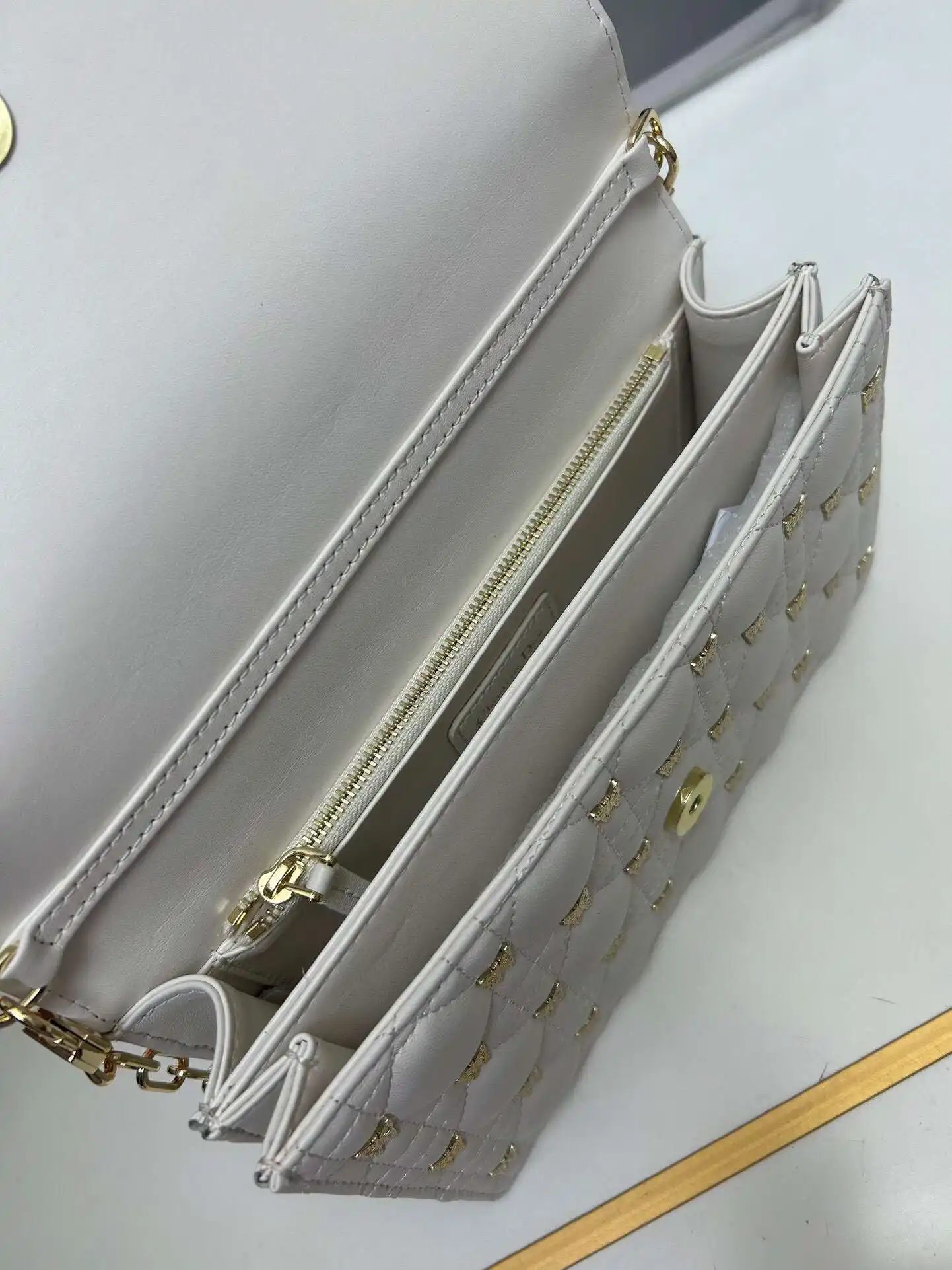 KK03350 (10).webp