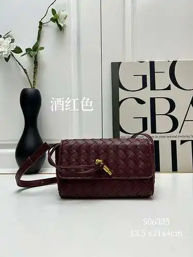 Bolso bandolera BV fabricado en piel de vacuno original importada, alta calidad, entrega en bolsa de