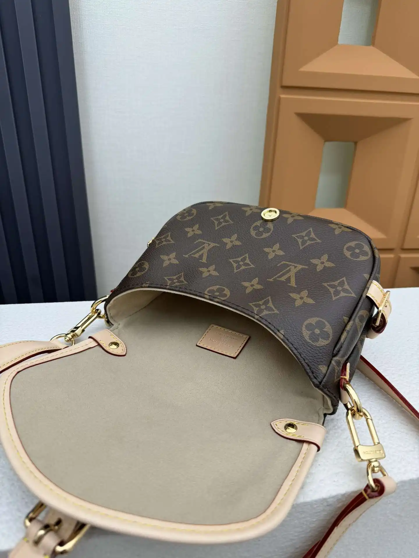 ER003950 (2).webp