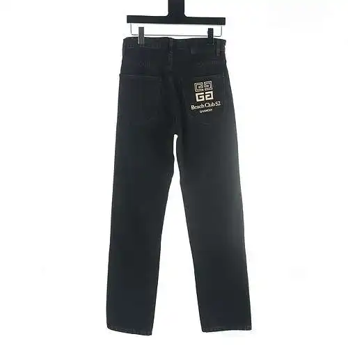 Jeans con bordado 4G y bolsillo GFC 23Fw de Givenchy