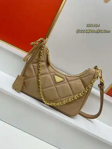 Bolso PRA@DA para axilas fabricado en piel de vacuno original importada, alta calidad, entrega en bo