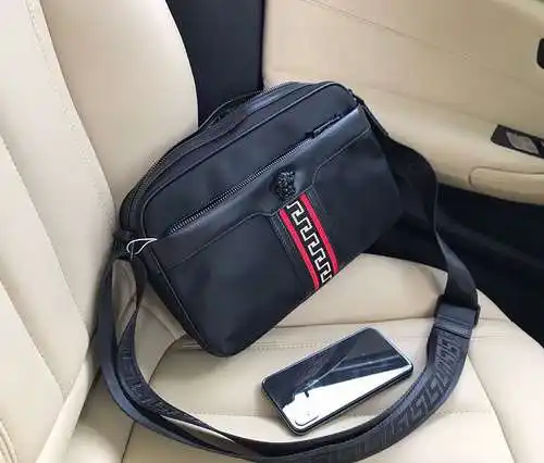 FEN@DI Bolso bandolera para hombre, elaborado en piel de vacuno original importada, alta calidad, en