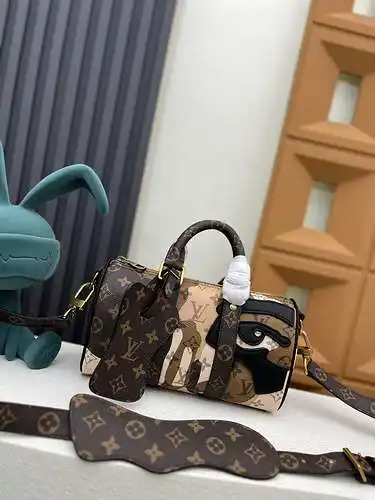 Bolsa tipo almohada Fabricada en cuero original importado de primera calidad Versión réplica de alta