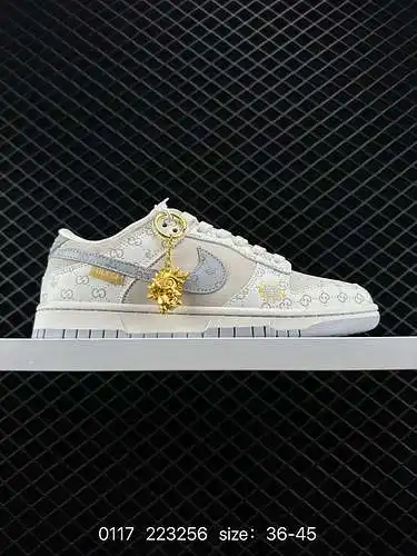 28 Nivel corporativo Gucci x Nike Dunk Low Grey Dragon Este modelo aboga por romper las restriccione