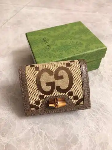 Cartera GG Bamboo Fabricada en piel de vacuno original importada, calidad de alta gama, factura de b
