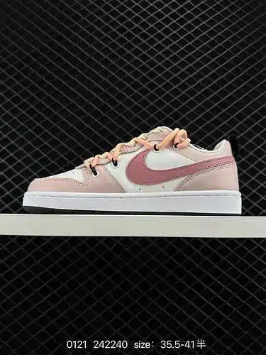 2 Nike Court Borough Low 2 GS Pink Rose Zapatillas bajas Nike antideslizantes y resistentes al desga
