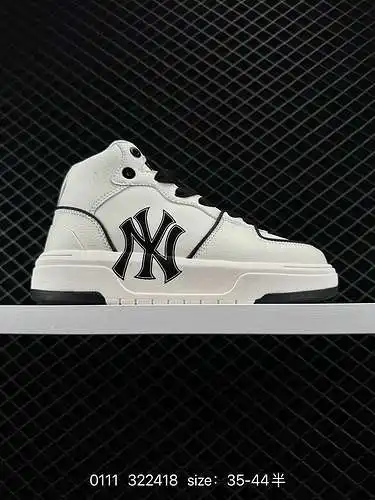 9 Forma equipo con los Yankees de fútbol americano de Nueva York