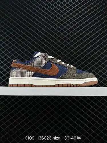 3 NIKE DUNK SB LOW Empalme de mezclilla Dunk SB, como su nombre indica, tiene el origen clásico de D