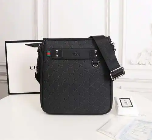 Bolso bandolera para caballero, elaborado en piel vacuna original importada, alta calidad, entrega e