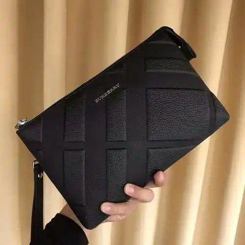 Bolso tipo clutch para caballero, elaborado en piel vacuna original importada, alta calidad, entrega