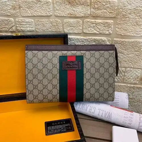 Bolso tipo clutch para caballero, elaborado en piel vacuna original importada, alta calidad, entrega