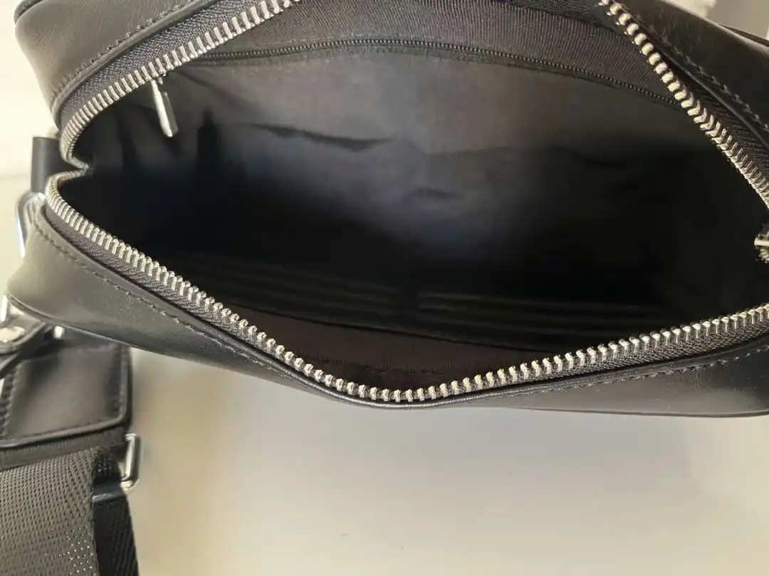 HR002450 (2).webp