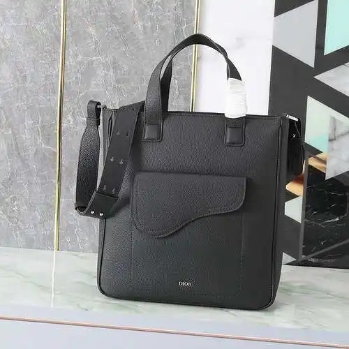 Bolso especial para caballero, elaborado en cuero original importado de primera calidad, versión rép