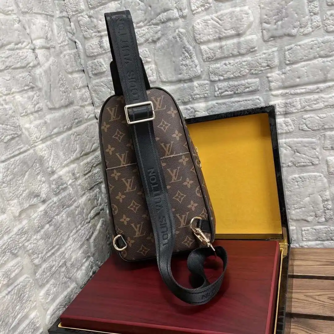HR001950 (12).webp