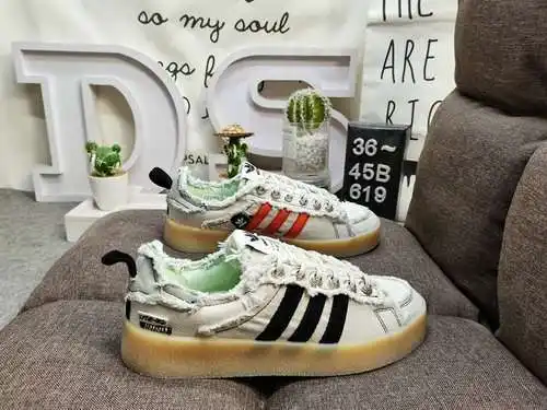 En la segunda serie de colaboración entre 619DAdidas Originals y la marca de moda Song for the Mute,