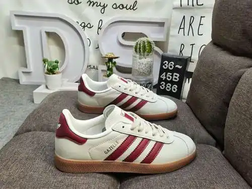 386DADIDAS GAZELLE Zapatillas casual campus de piel con trébol.