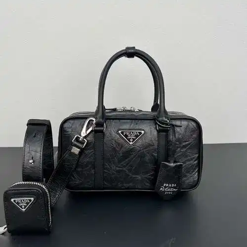 Bolso PRA@DA elaborado en piel vacuna original importada, alta calidad, entrega en bolsa de regalo f