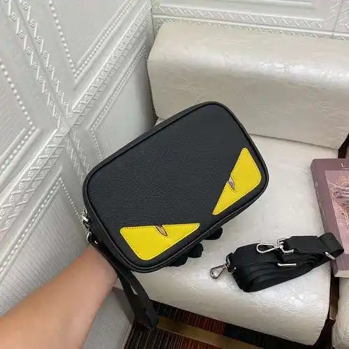 Bolso bandolera para caballero, elaborado en piel vacuna original importada, alta calidad, entrega e