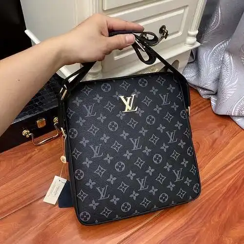 Bolso bandolera para caballero, elaborado en piel vacuna original importada, alta calidad, entrega e
