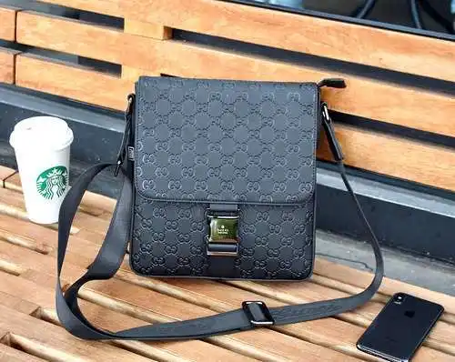 Bolso bandolera para caballero, elaborado en piel vacuna original importada, alta calidad, entrega e