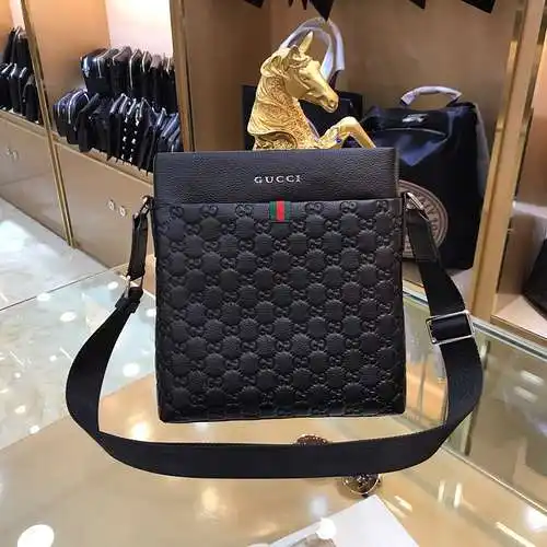 Bolso bandolera para caballero, elaborado en piel vacuna original importada, alta calidad, entrega e