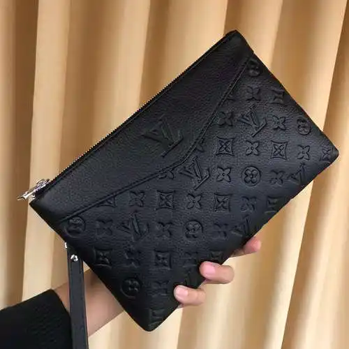 Bolso tipo clutch para caballero, elaborado en piel vacuna original importada, alta calidad, entrega