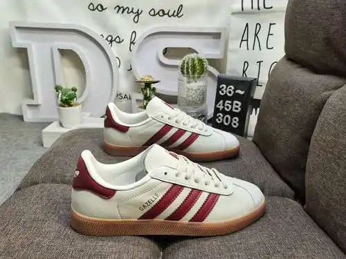 308DADIDAS GAZELLE Zapatillas casual campus de piel con trébol.